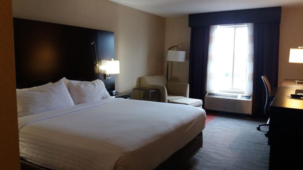 Holiday Inn Express Hotel & Suites Waterford By Ihg Esterno foto