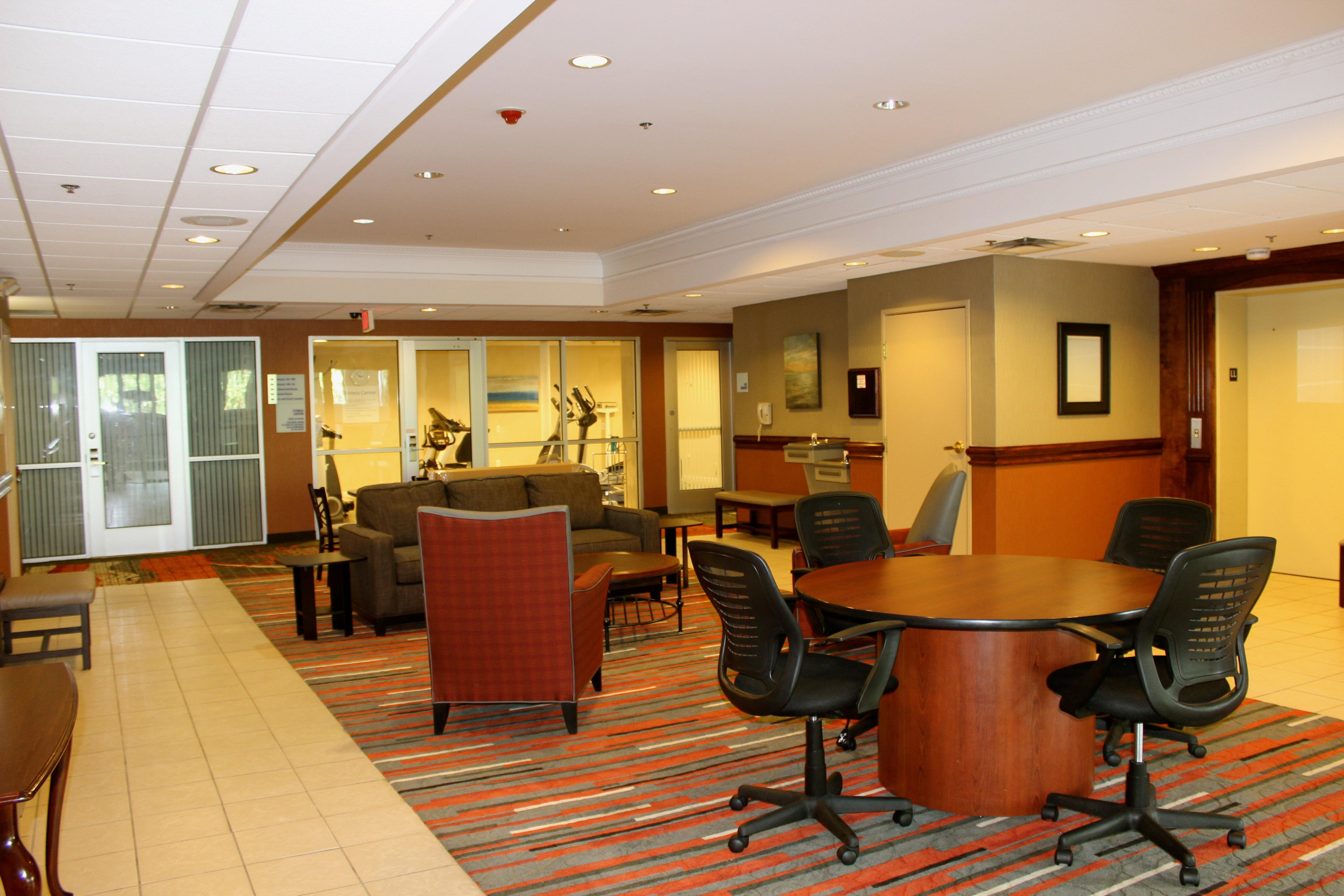 Holiday Inn Express Hotel & Suites Waterford By Ihg Esterno foto