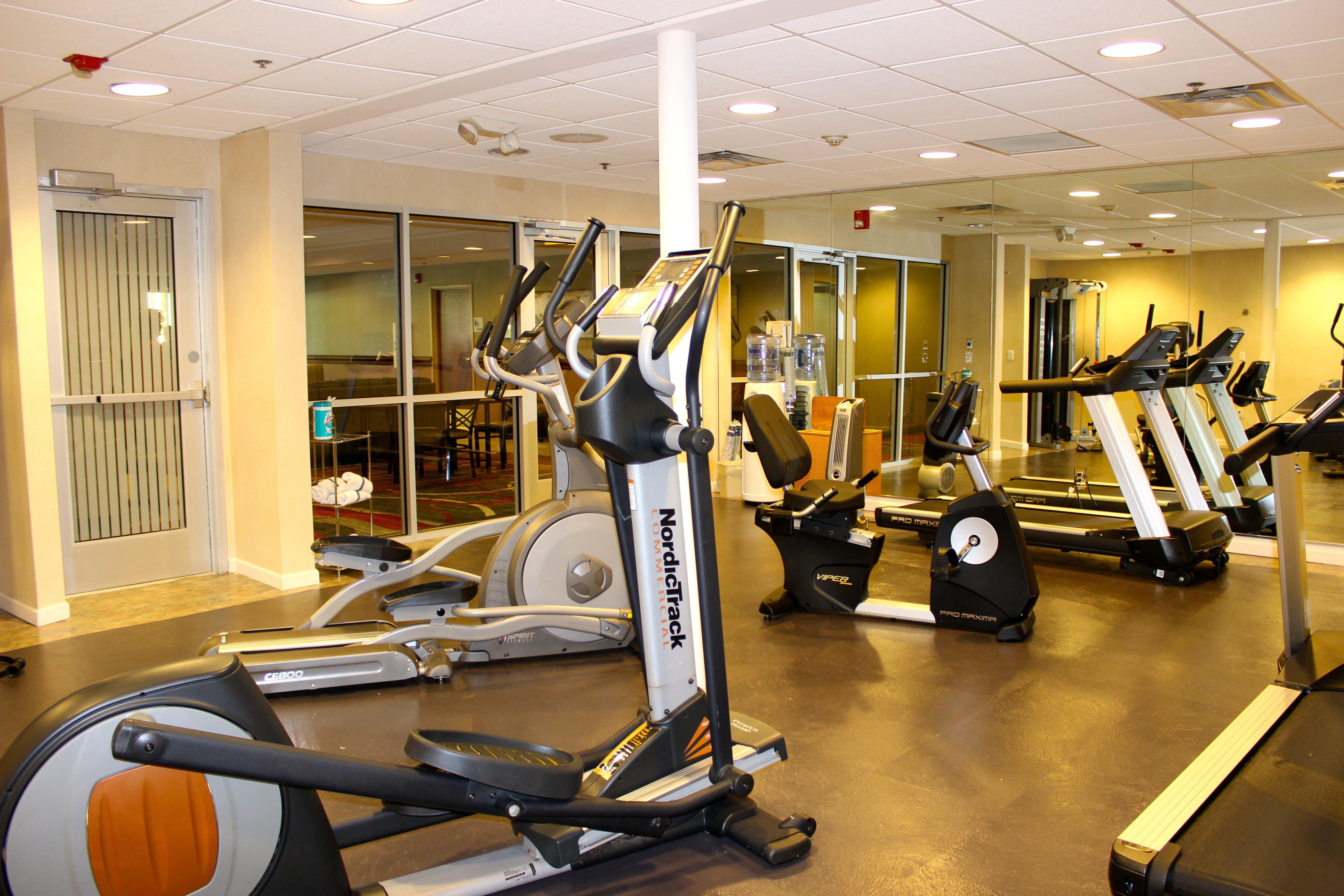 Holiday Inn Express Hotel & Suites Waterford By Ihg Esterno foto