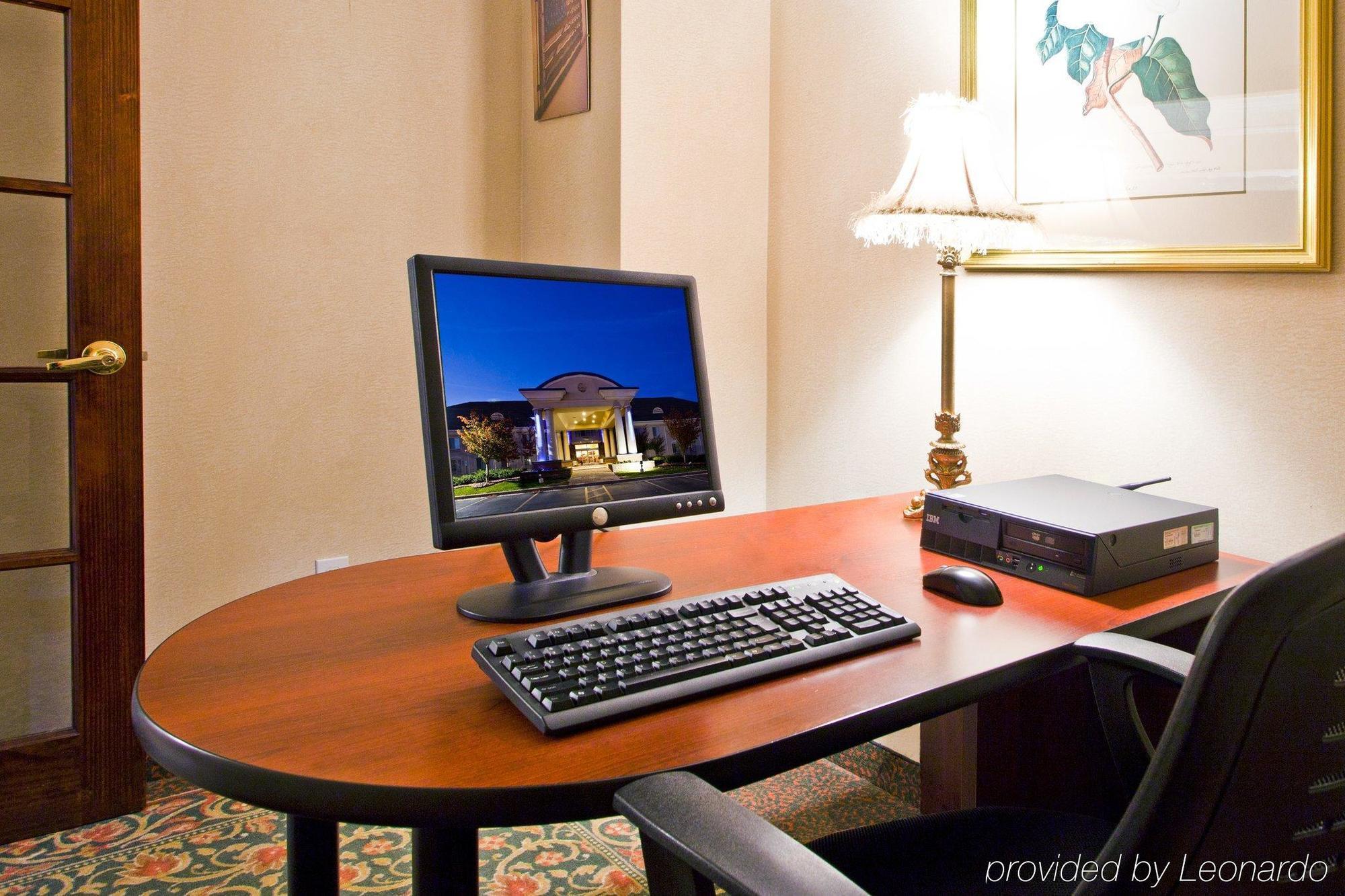 Holiday Inn Express Hotel & Suites Waterford By Ihg Esterno foto