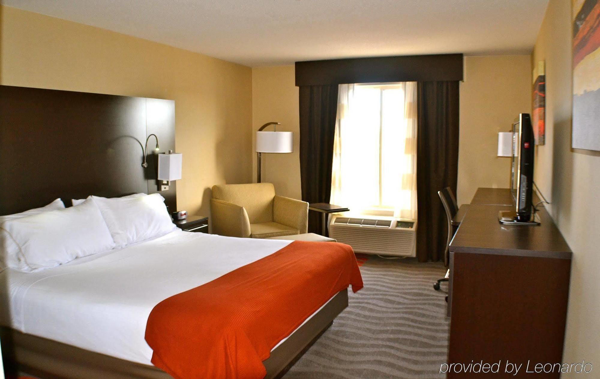 Holiday Inn Express Hotel & Suites Waterford By Ihg Esterno foto